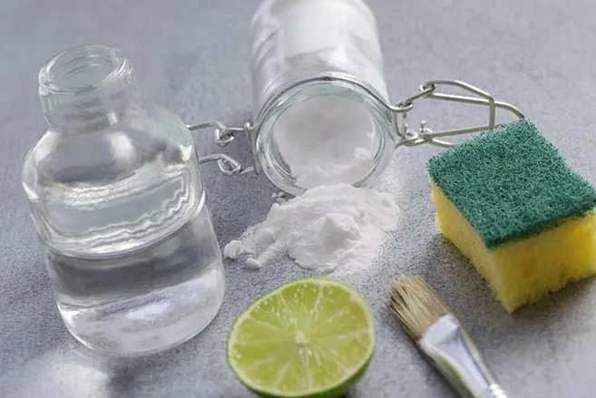 Як позбутися неприємного запаху шкарпеток під час прання: додайте лише один інгредієнт